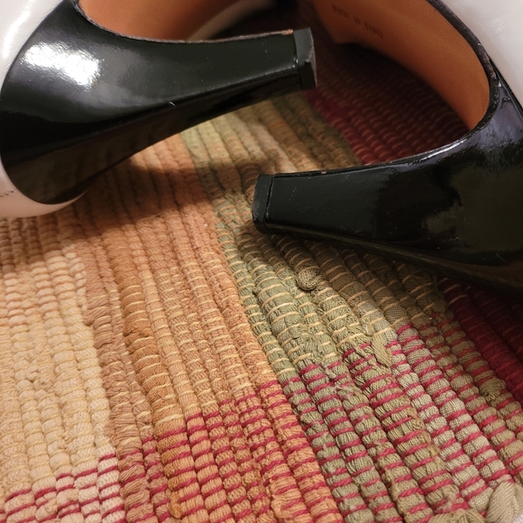 SALVATORE Ferragamo - Picture 8 of 11